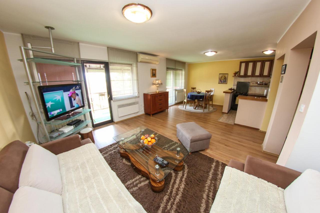Apartments Cyrano 1&2 ซาราเยโว ภายนอก รูปภาพ